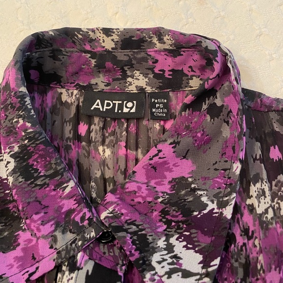 Stunning ruffle front pleated cloth Apt 9 petite small flair sleeve blouse - Picture 6 of 7